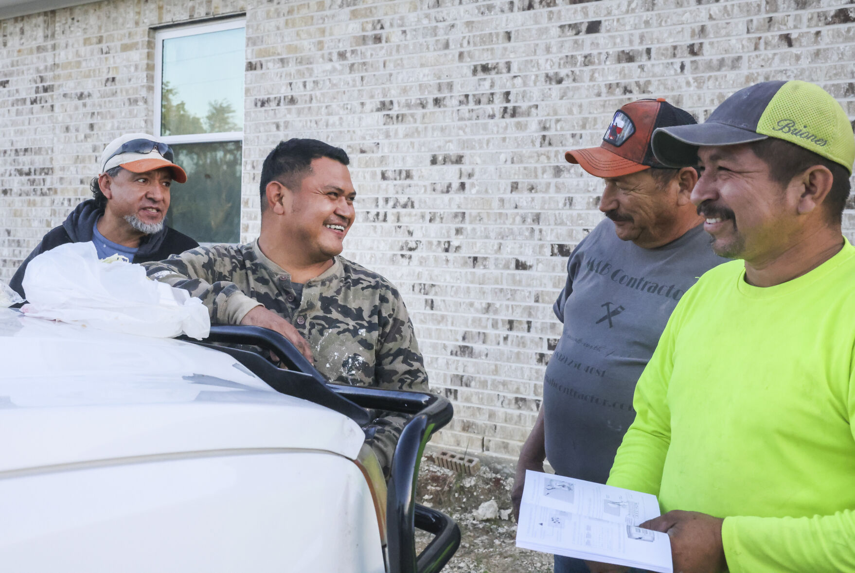 BR.lakechaslatinos.adv.25.jpg
